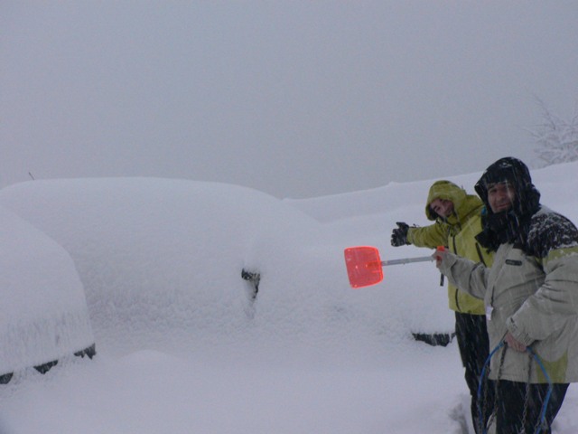 cache cache voiture.JPG