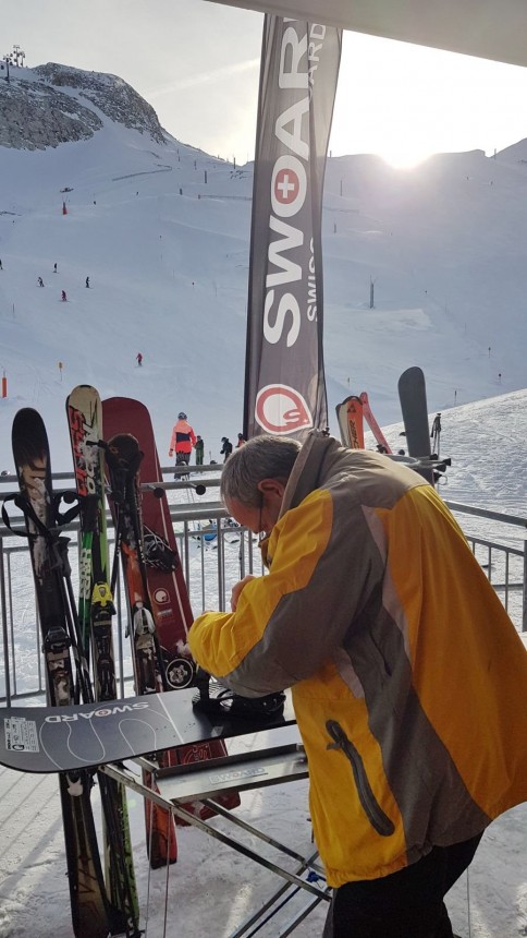 3 Stand outside- Hintertux 2019.jpg