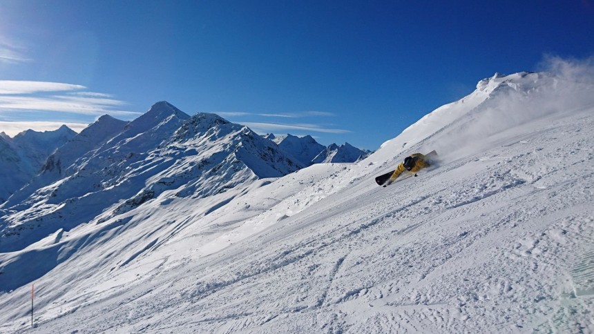 06 Arnaud entering the slope.jpg