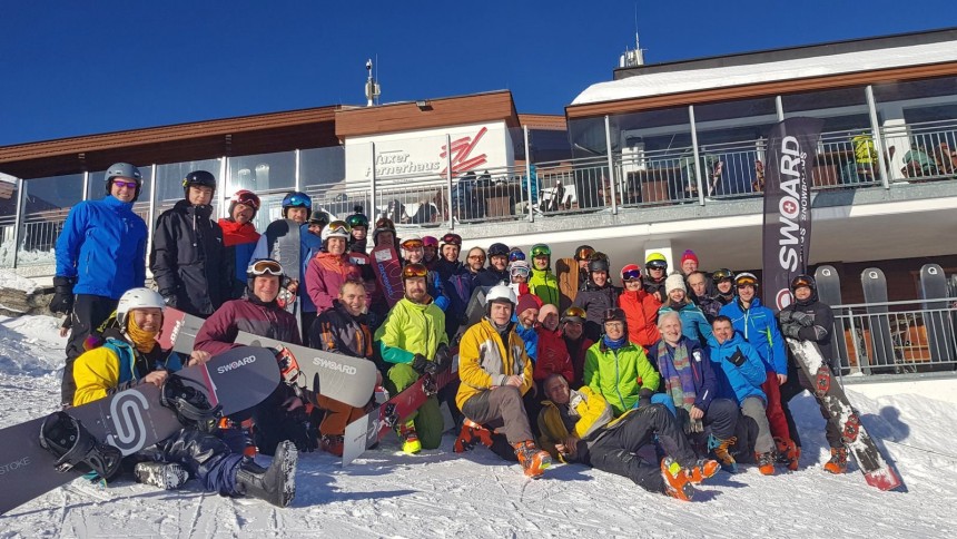 1 Hintertux 2022 - Group photo.jpg