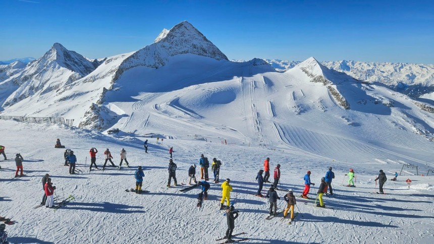 2 Hintertux 2023 - On the glacier.jpg