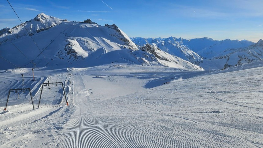 3 Hintertux 2023 - On the glacier.jpg