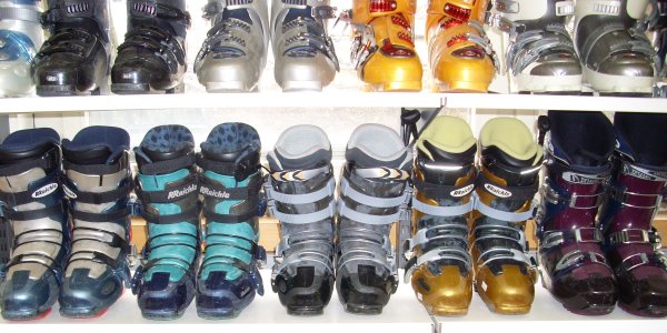Secondhand-99-Hardboots.jpg