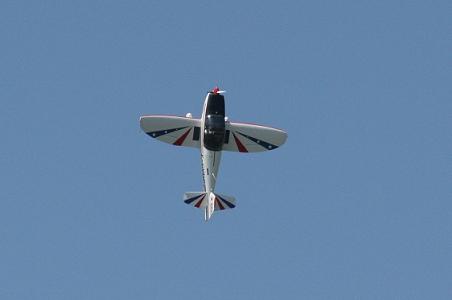 Petit vol dans un beau ciel de juillet.JPG