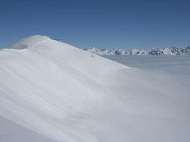above_the_stratus_2.jpg