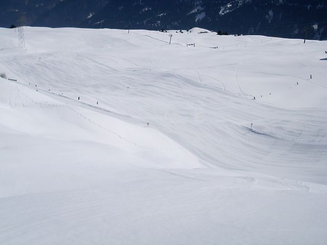 free-to-use-slopes-at-afternoon.jpg