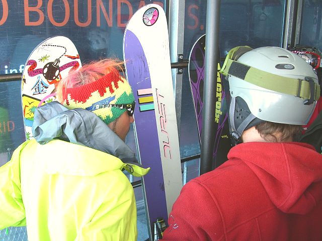Local-Mono-skiers-of-Davos.jpg