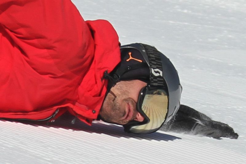 scratching_goggles_closeup.jpg